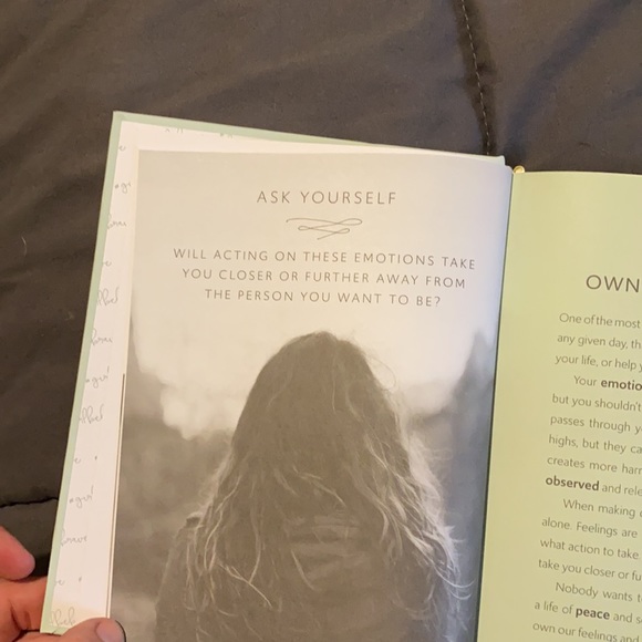 Girl Be Brave 100 Days to Chart Your Course BOOK - Picture 3 of 3